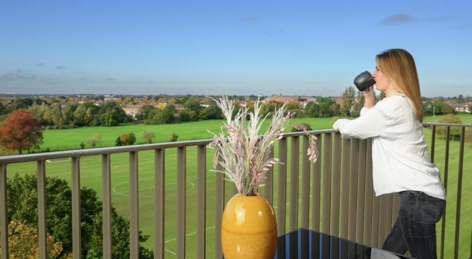 Helena on balcony.jpg